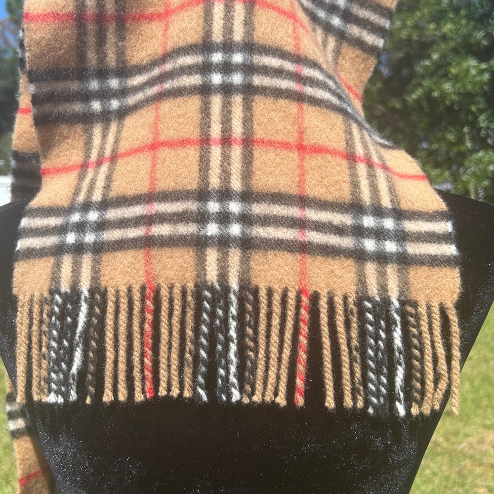 Burberrys Beige and Red Checkered Scarf - Picture 14 of 14